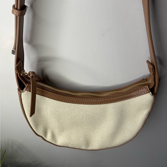Antik Kraft Half Moon Shoulder Bag - Picture 3 of 10